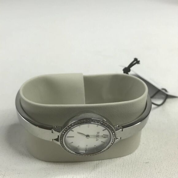 Bulova ladies Steel Watch and Halo NWT - Picture 4 of 8